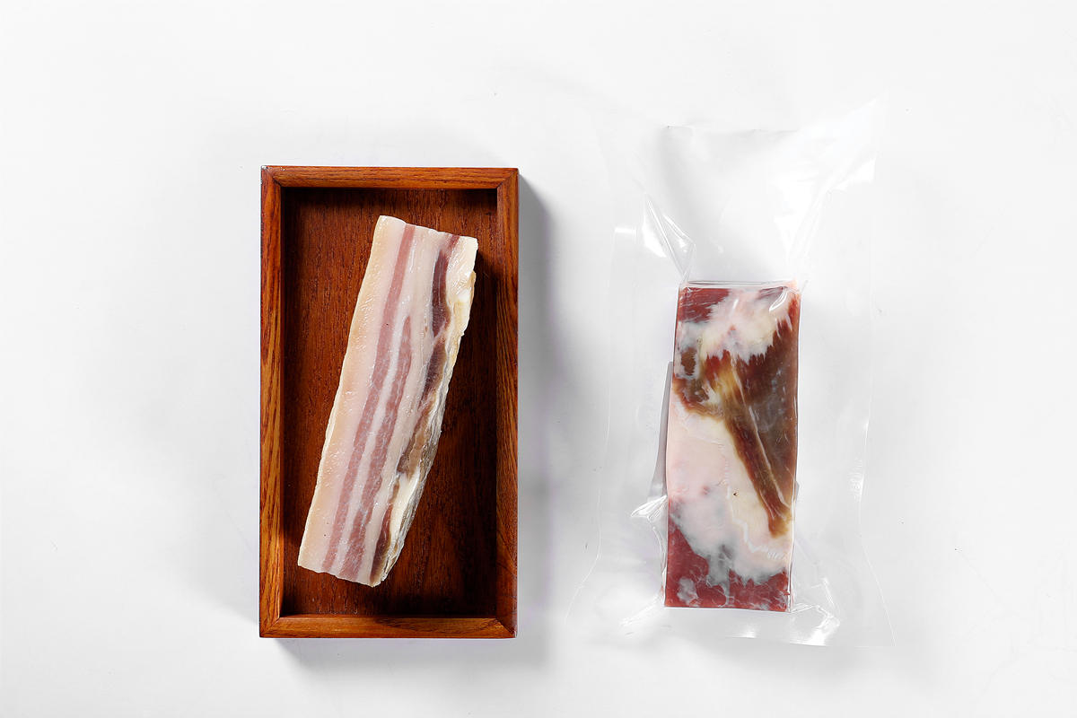 臻品黑猪刀板香 真空白袋.jpg